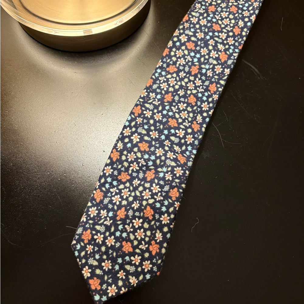 Tommy Hilfiger Floral Tie